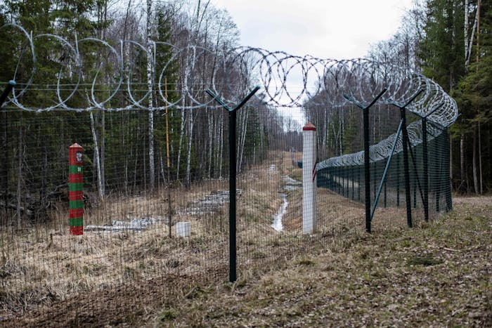 De grens tussen Letland en Rusland