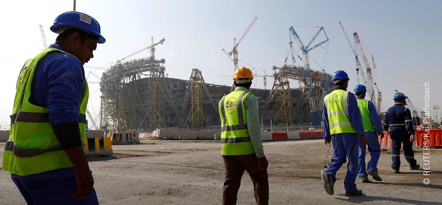 De autoriteiten van Qatar moeten snel de arbeidshervorming invoeren en de naleving ervan handhaven