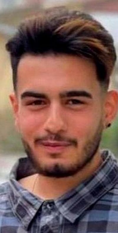 In Iran is Mehdi Mohammadifard samen met twee andere jonge mannen ter dood veroordeeld