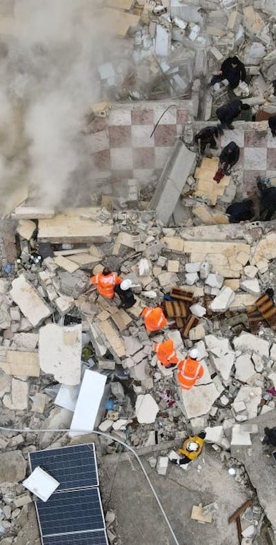 Internationale actie nodig voor door oorlog verscheurd Syrië na zware aardbeving