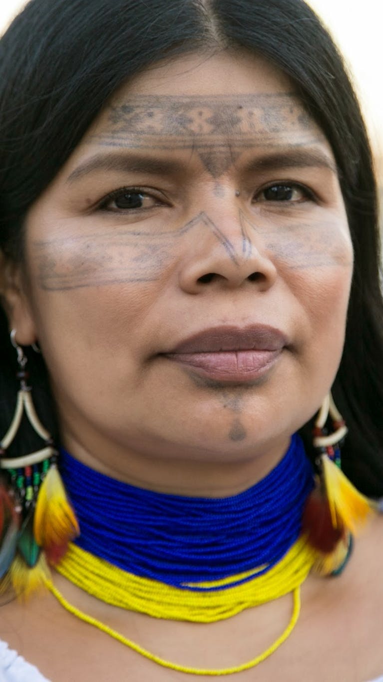 Portret van milieuactiviste Patricia Gualinga uit Ecuador