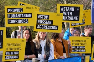 Protest bij de Russische ambassade in Den haag tegen de Russische inval van Oekraïne