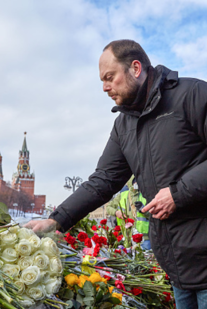 Journalist en activist Vladimir Kara-Murza is veroordeeld voor hoogverraad vanwege zijn kritiek op het Kremlin en de oorlog in Oekraïne