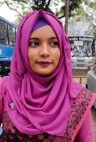 Student Khadijatul Kubra uit Bangladesh zit al een jaar vast voor het organiseren van een online event toen ze 17 jaar was. Ze heeft niets misdaan.