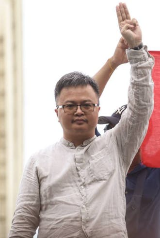 Advocaat en protestleider Anon Nampa uit Thailand heeft 4 jaar cel gekregen na vreedzame protesten. Daarnaast kan hij 15 jaar cel krijgen voor ‘majesteitsschennis’ Hij heeft niks misdaan! Teken de protestmail