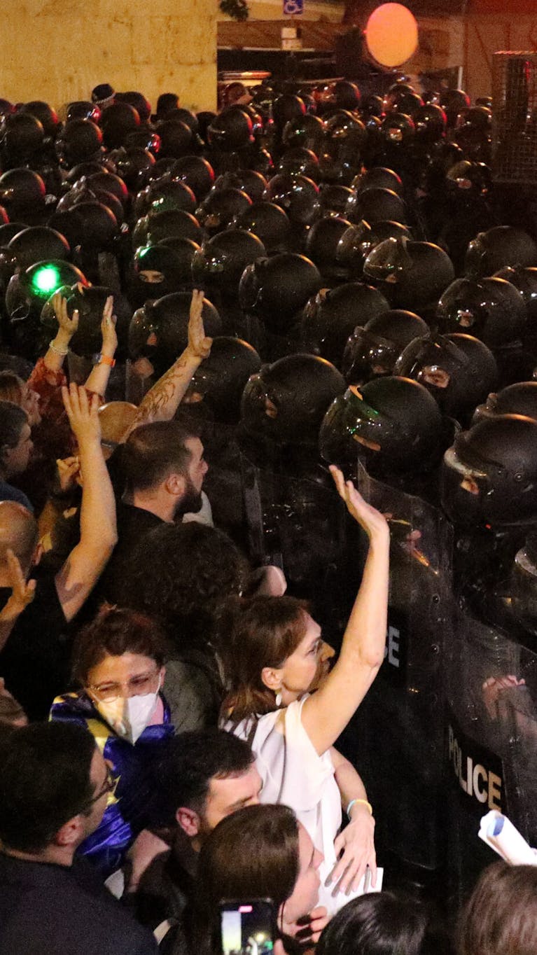 Demonstratie tegen 'buitenlands agenten' wetsvoorstel in Tbilisi Georgië