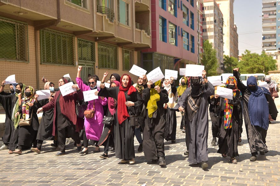 Afghaanse vrouwen protesteren voor hun rechten.