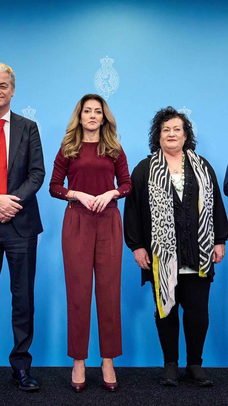 Den Haag, 16 mei 2024 - Geert Wilders (PVV), Dilan Yesilgoz (VVD), Caroline van der Plas (BBB) en Pieter Omtzigt (NSC) presenteerden het hoofdlijnenakkoord in de Tweede Kamer.