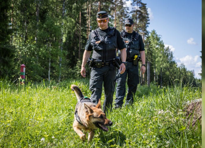 Finse grenspatrouille in Joensuu vlakbij de grens met Rusland.