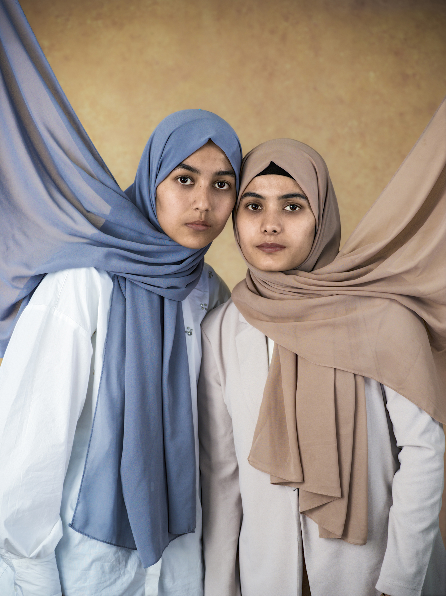 zussen Zahra en Negah (Brak Water - Itzkovitch & Van Lit)