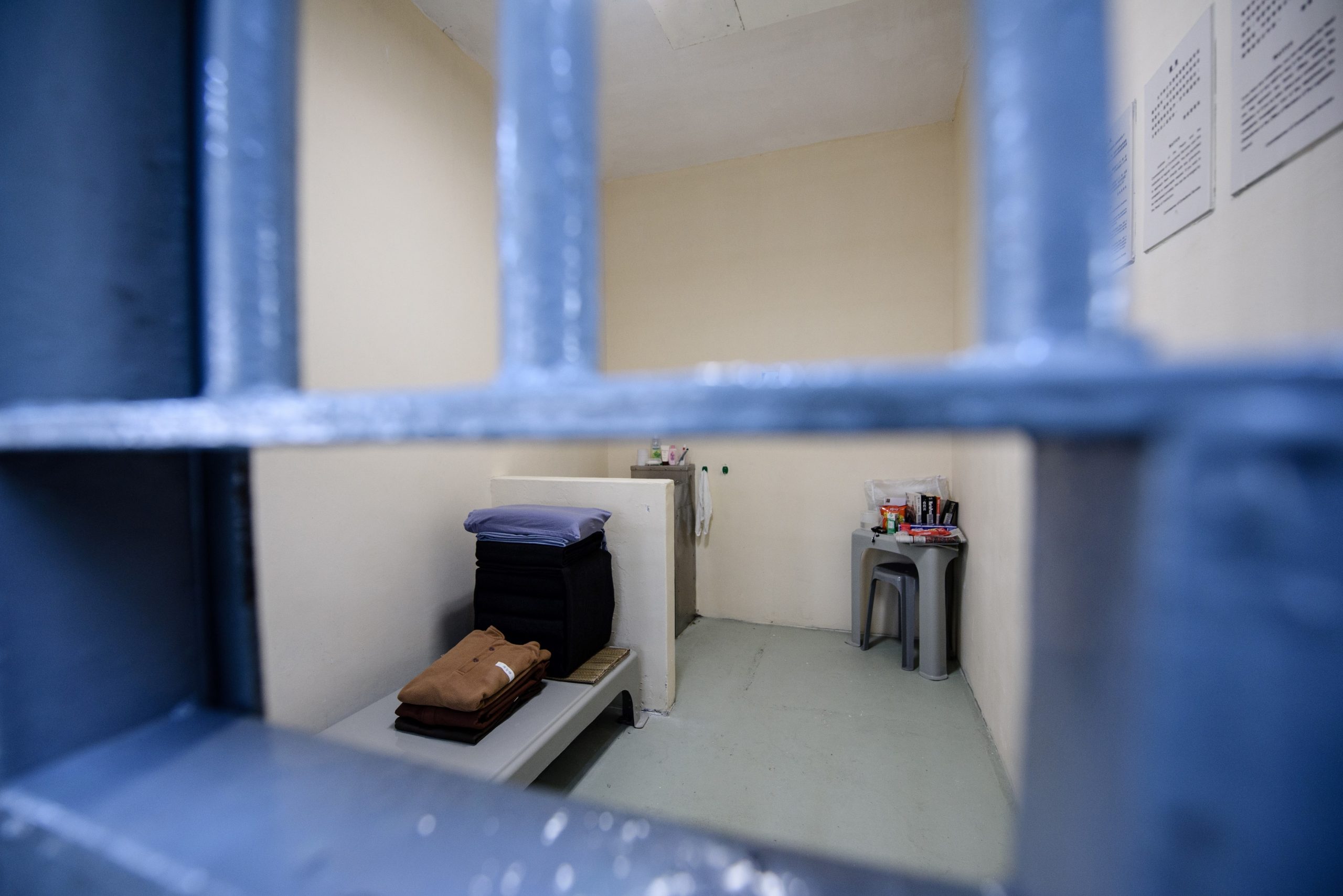 Een cel in Stanley Prison, Hongkong.