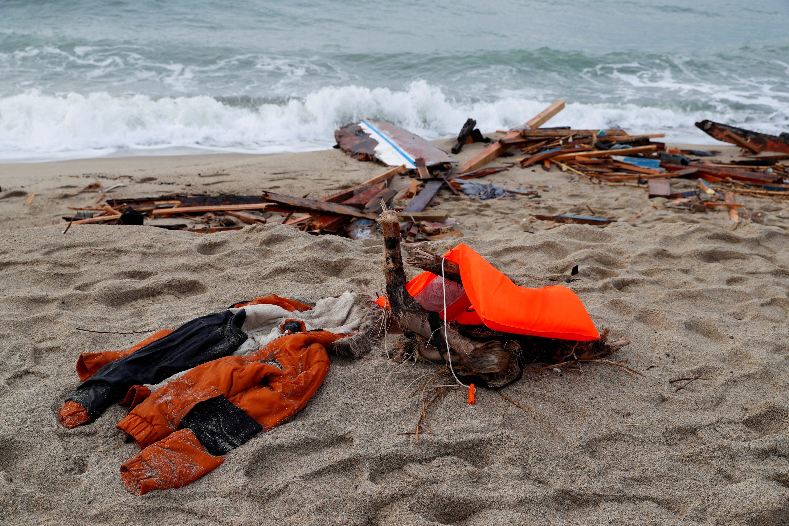 Dodelijke schipbreuk migranten voor kust Cutro, Italië