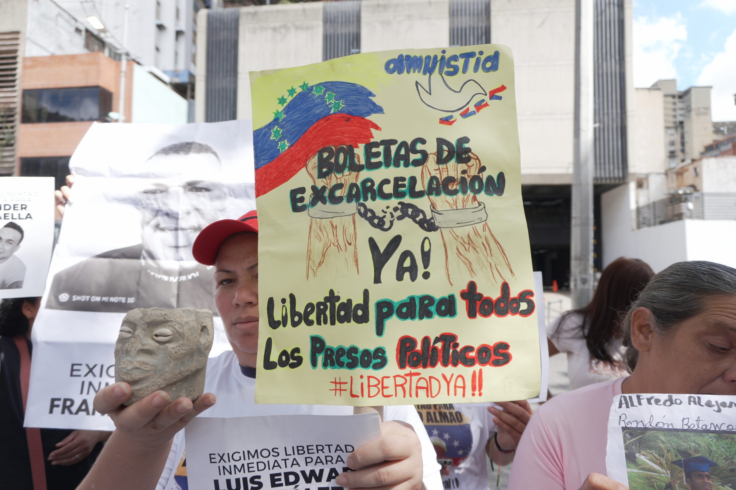 Oproep tot vrijlating van gevangenen na protesten rondom verkiezingen in 2024.