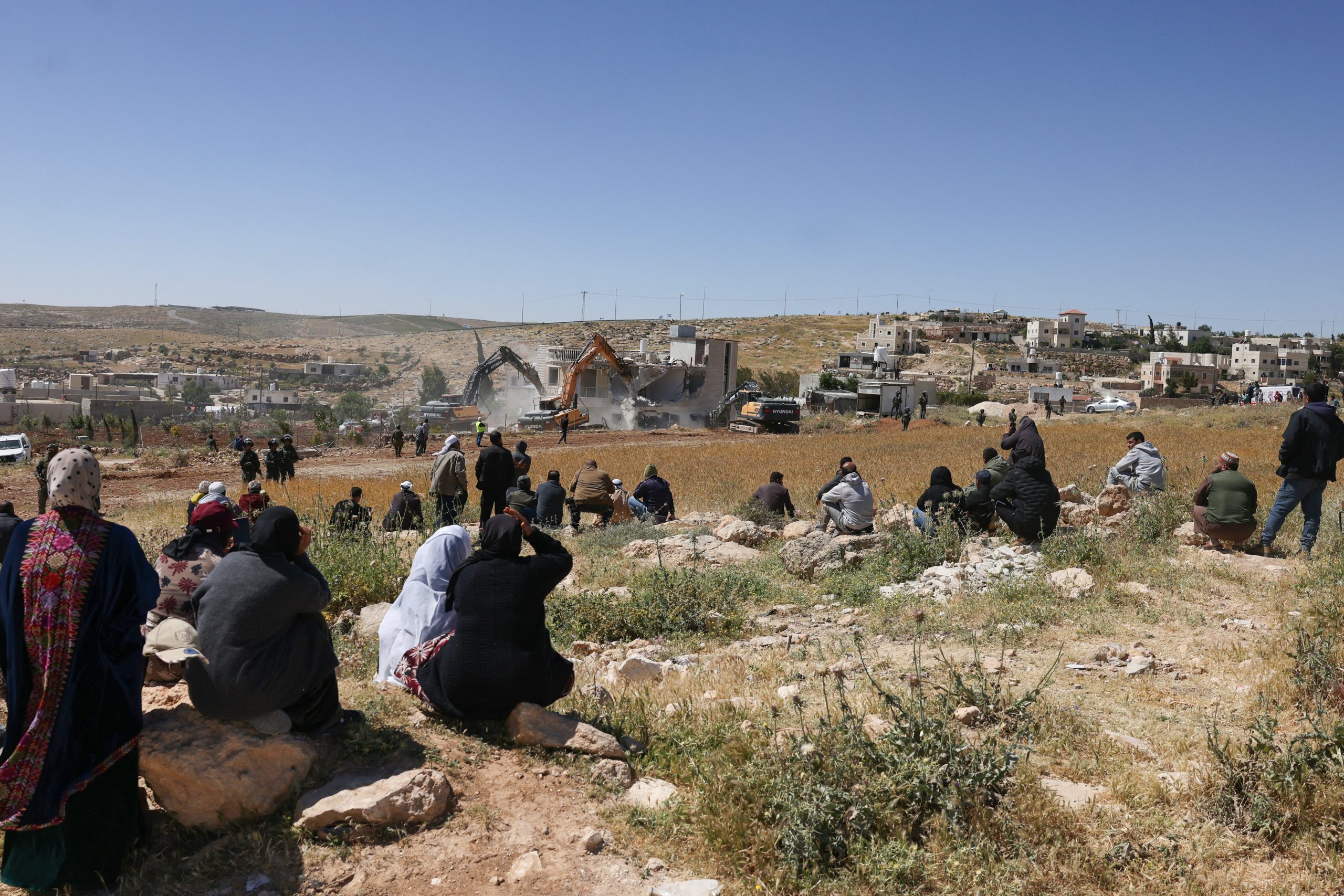 Palestijnse huizen worden vernietigd in het bijzijn van Israelische soldaten en Palestijnen, Yatta Town, Hebron, 2026